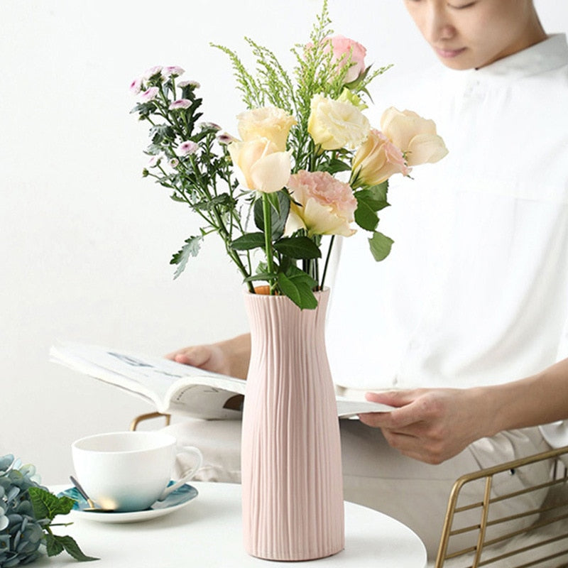 Modern Flower Vase Arrangement